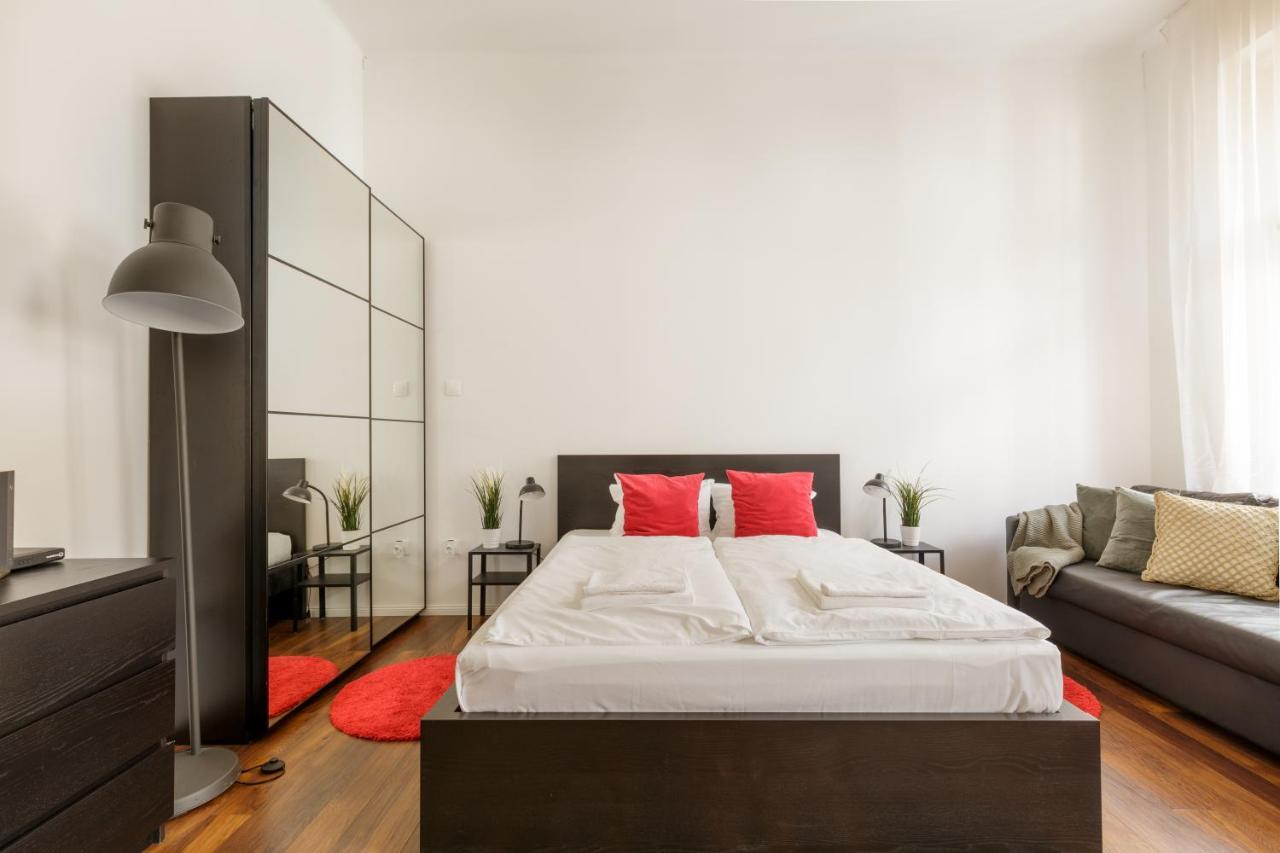 Red Dot Two - New Unit In The Heart Of Party Town Lejlighed