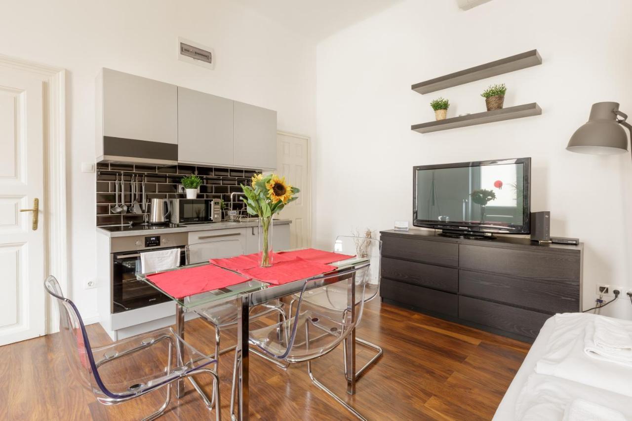 Lejlighed Red Dot Two - New Unit In The Heart Of Party Town Budapest
