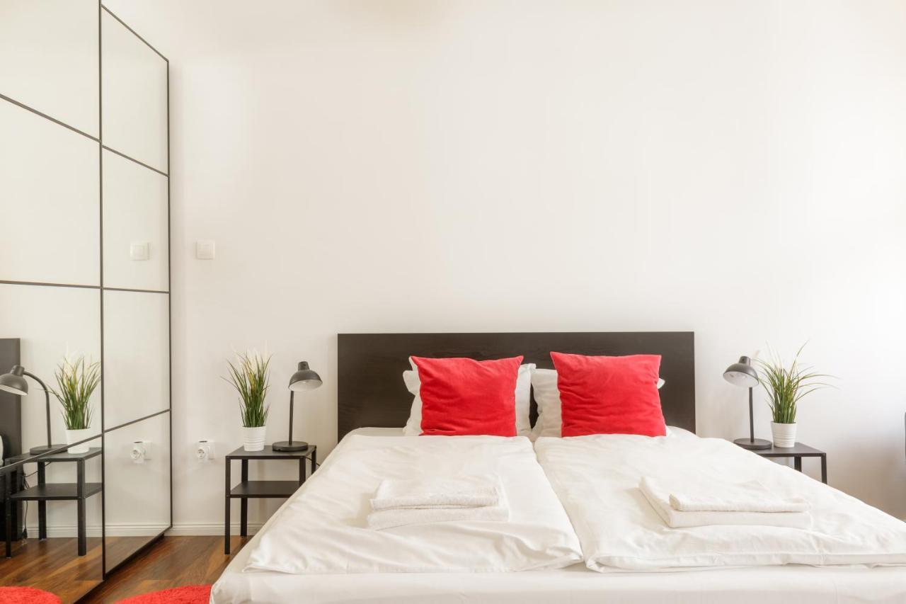Lejlighed Red Dot Two - New Unit In The Heart Of Party Town *