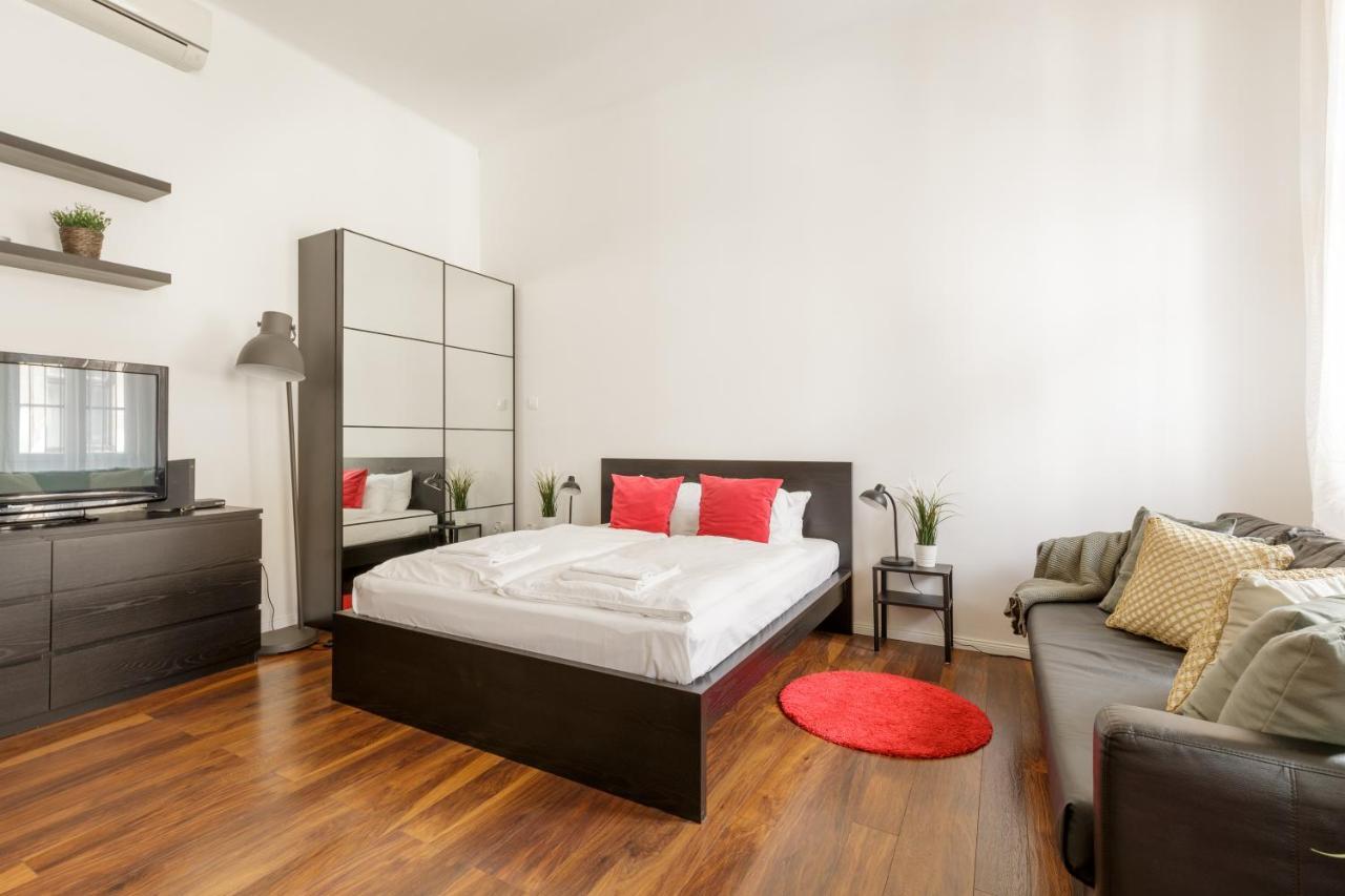 Lejlighed Red Dot Two - New Unit In The Heart Of Party Town *